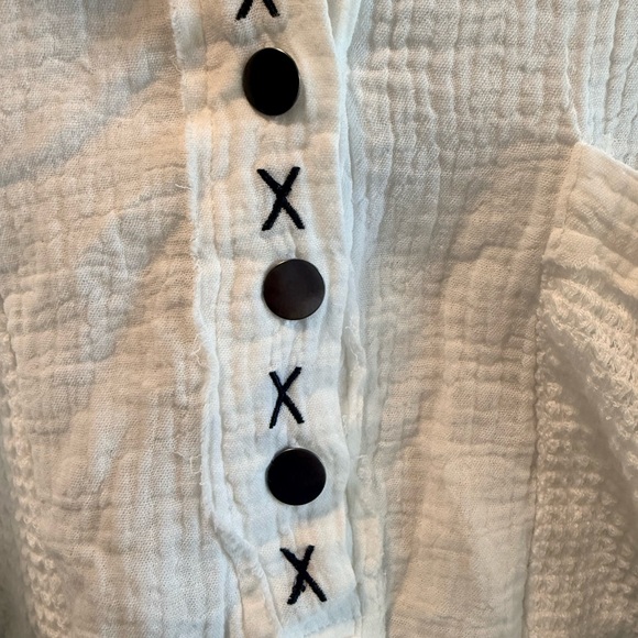 POL Women's Cream Button Down Shirt - Picture 2 of 6